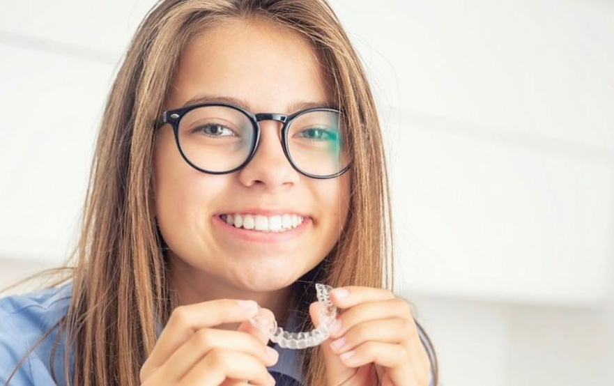 Advantages Of Invisalign Trays Over Other Conventional Orthodontic  treatments  Home - Dental Clinic In Dubai, Dentist In Dubai, Cosmetic  Dentistry, Dental Implants, Root Canal Treatment RCT, Teeth Whitening,  Dental Braces, Veneers